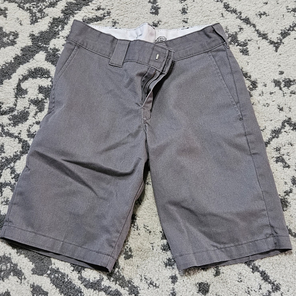 Dickies gray shorts